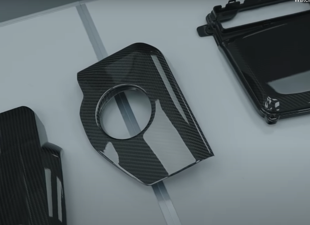 ENGINE BAY KIT (7 PIECES) CARBON FIBER / AUDI R8 GEN 2 COUPE